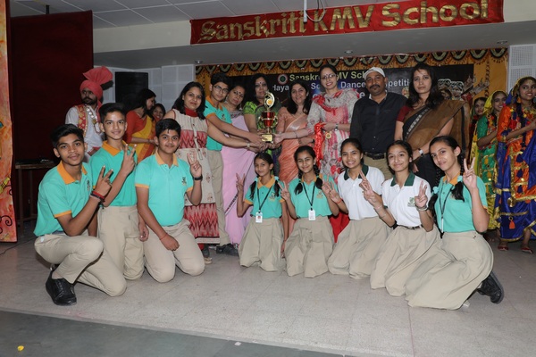 Woodland Oversees Got First Prize In Folk Dance Competition